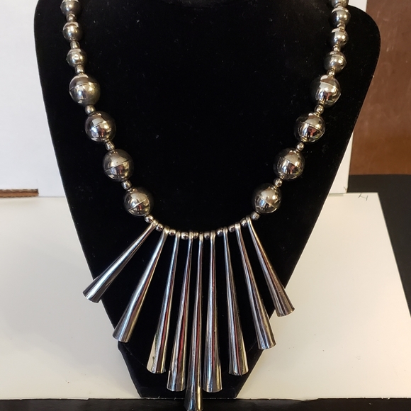 Retro Jingle cone siver tone matching necklace and earrings - Picture 4 of 5